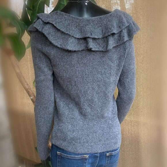 White House Black Market Double Ruffle Scoop Neck Long Sleeve Sweater Sz XS - Picture 5 of 13